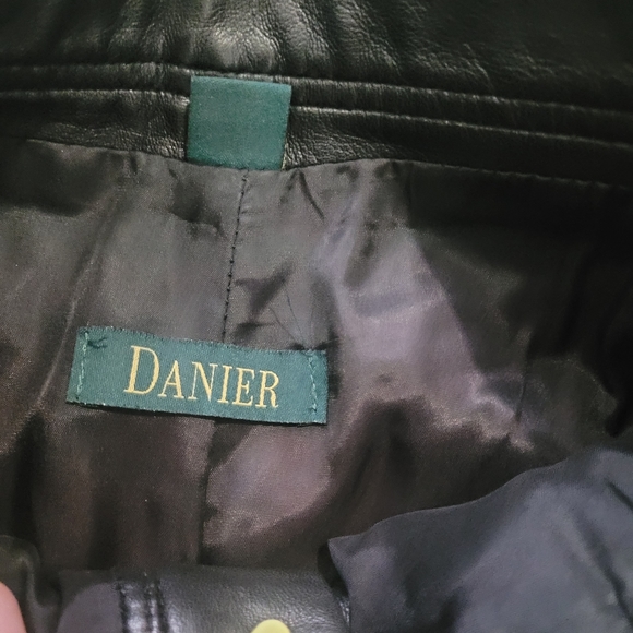 Danier leather pants - Picture 3 of 5